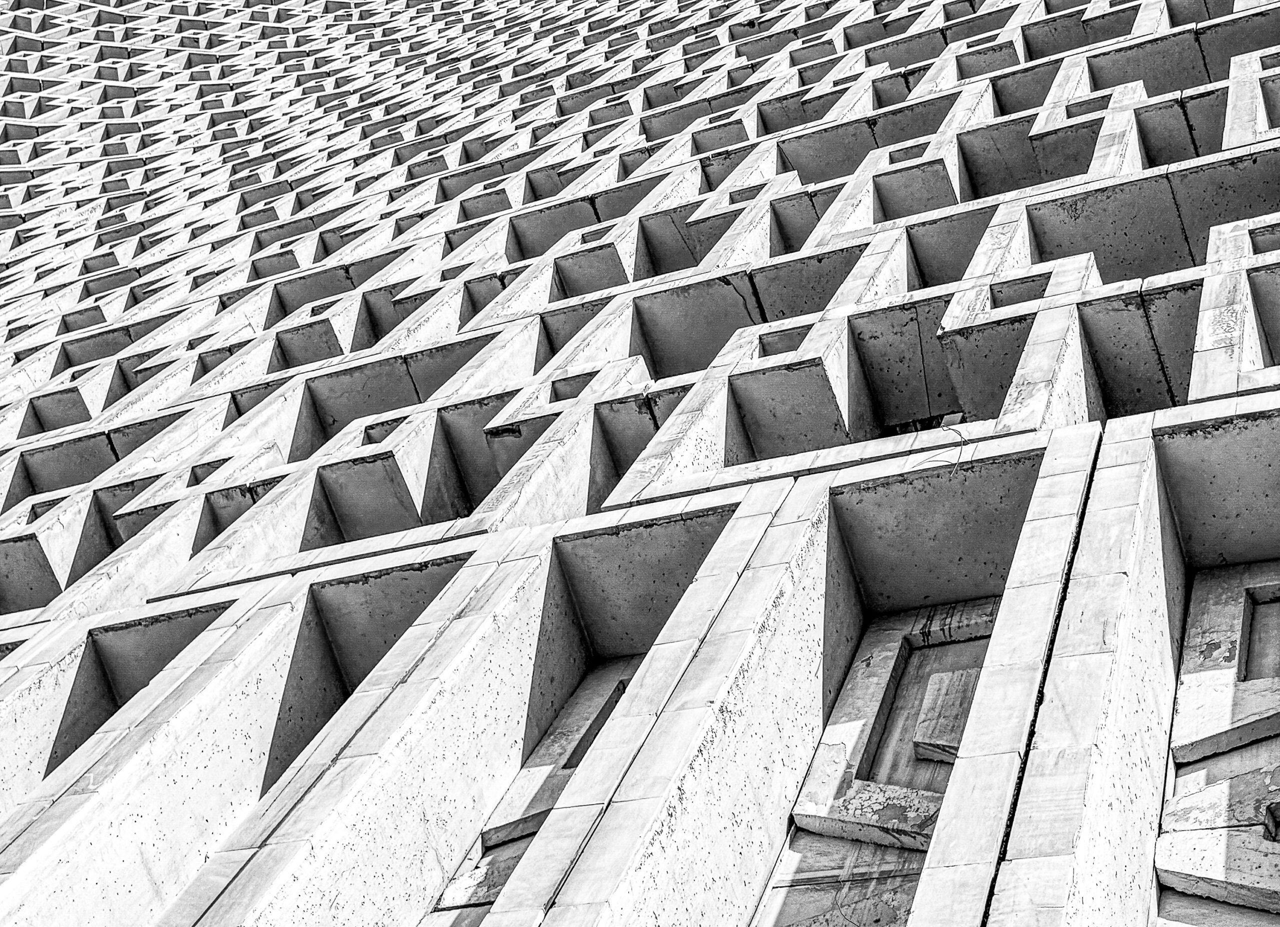 Repetition — minimalist architecture photography in black and white, LensGaze